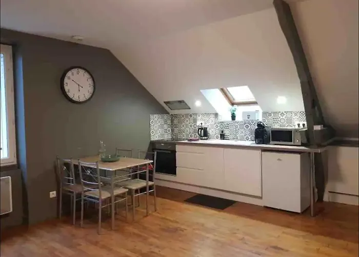 Logement A Brive, Proche Centre-Ville Et Gare, Avec Climatisation - Internet Fibre - Stationnements Gratuit